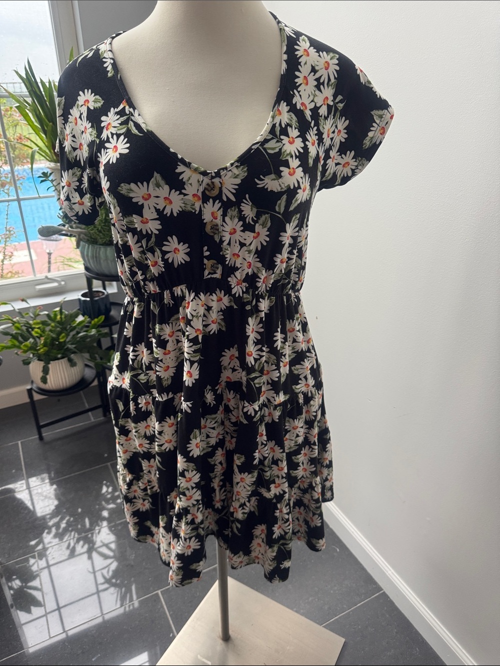 No Boundaries Black and White Daisy Floral Dress
